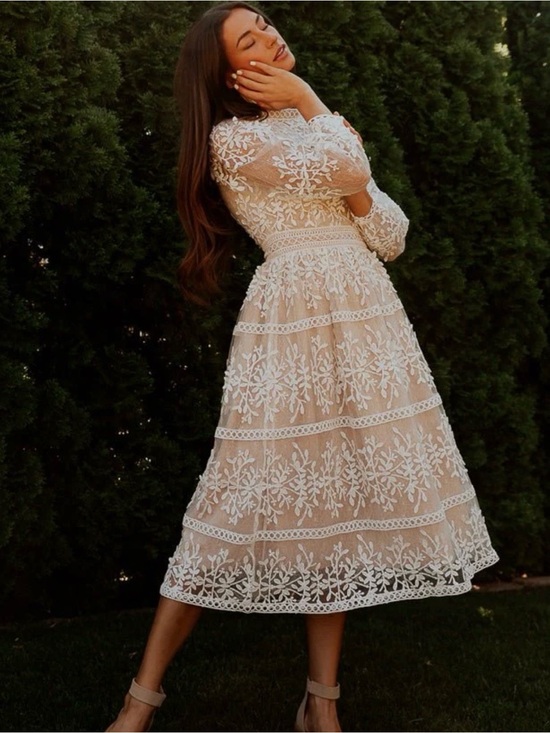 Ivy City Co Dresses & Skirts - Ivy City Co Cream Lace Midi Dress with White Floral Embroidery
